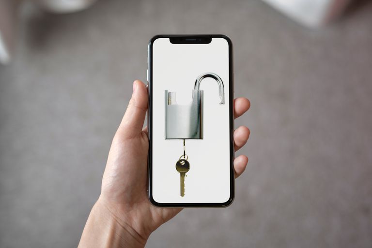 How to tell if iphone is unlocked without sim card How to tell if iphone is unlocked without sim card