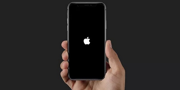iphone-11-stuck-on-apple-logo