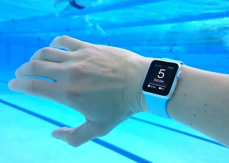 Is-the-Apple-Watch-7 Waterproof