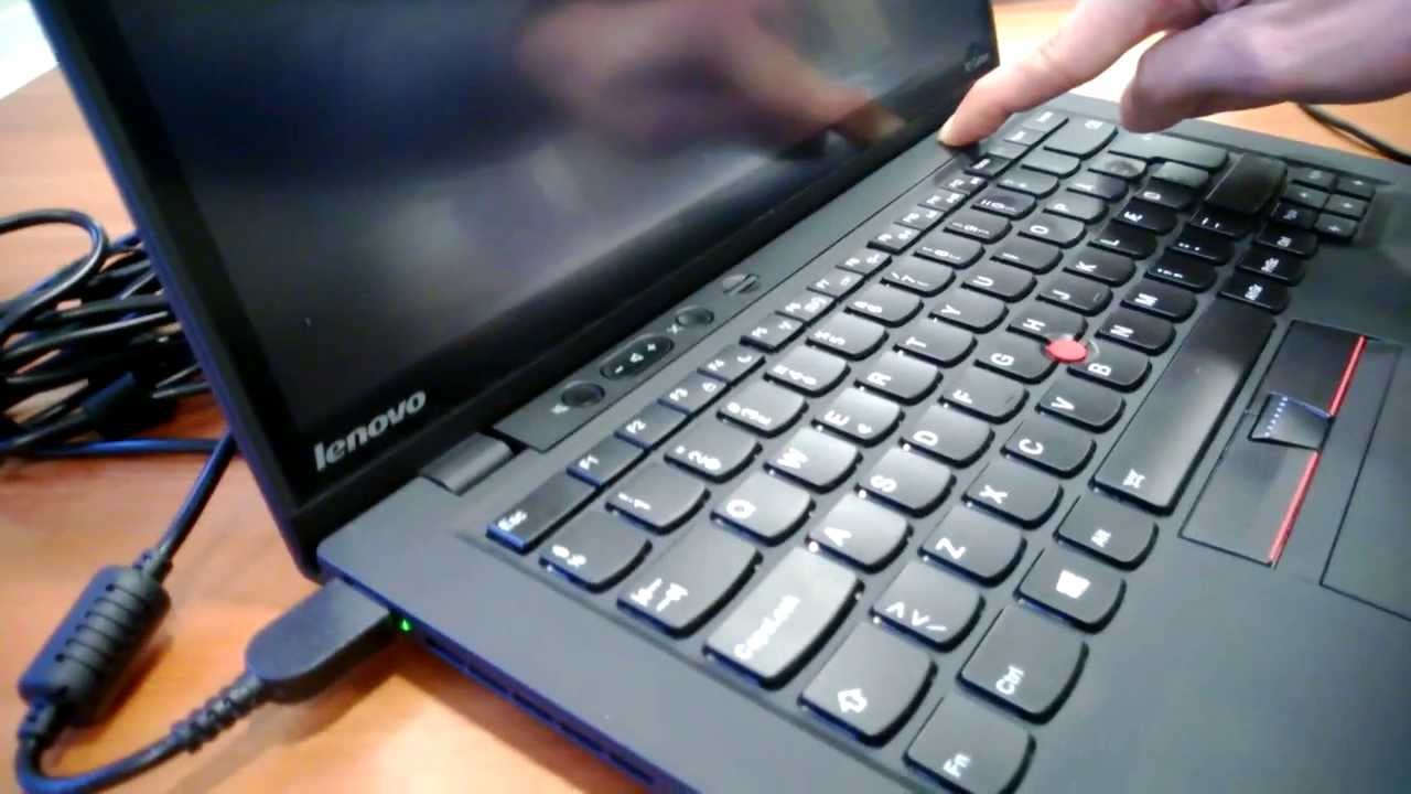 Waar is de aan / uit-knop op de Lenovo-laptop?